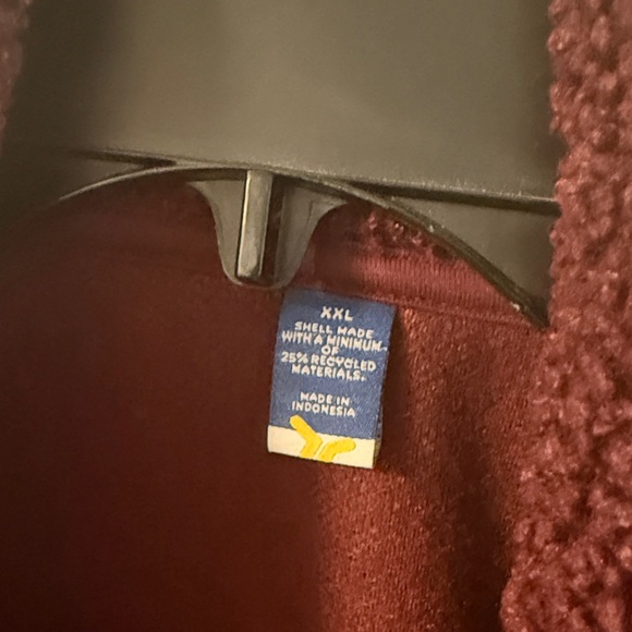 Flash SALE🩷Old Navy Cozy Burgundy Fleece Pullover - Picture 3 of 3